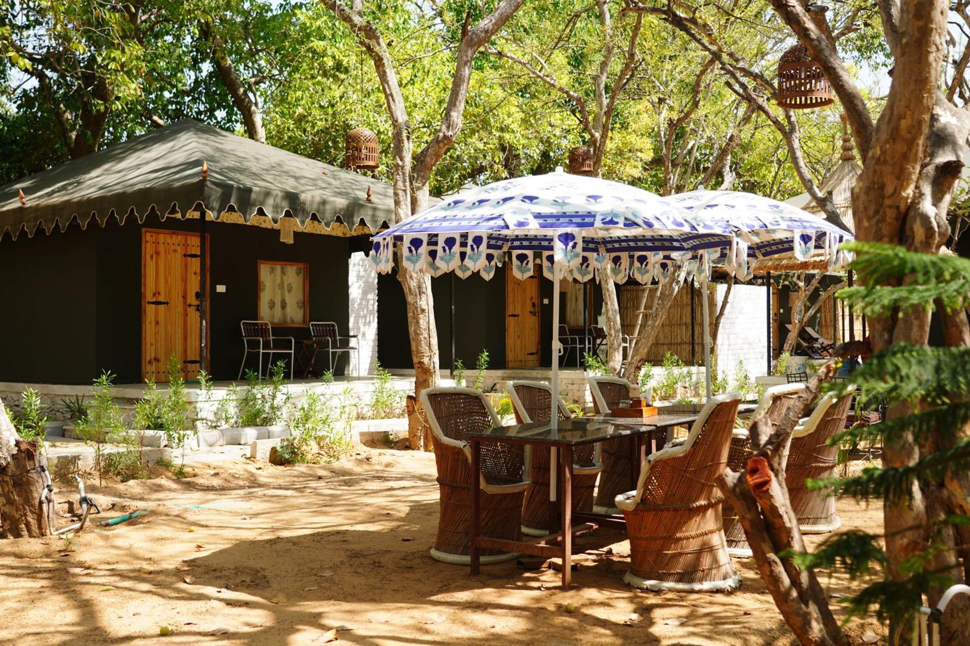 Heli Pushkar Hotel Exterior foto